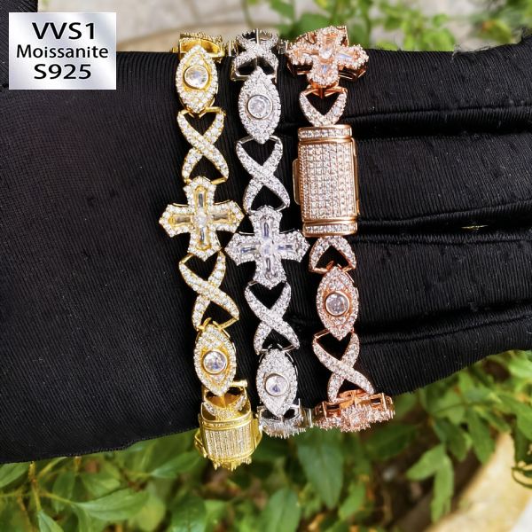 Moissanite Cross-Eye Sparkle Bracelet